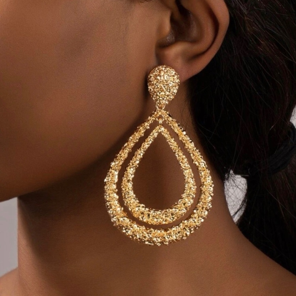 ZARA- NEW GOLD EARRINGS